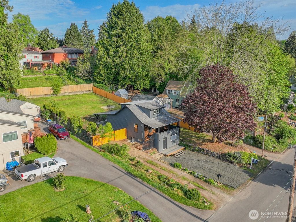 Photo of 1551 N Callow Avenue, Bremerton, WA 98312 (MLS # 2517331)