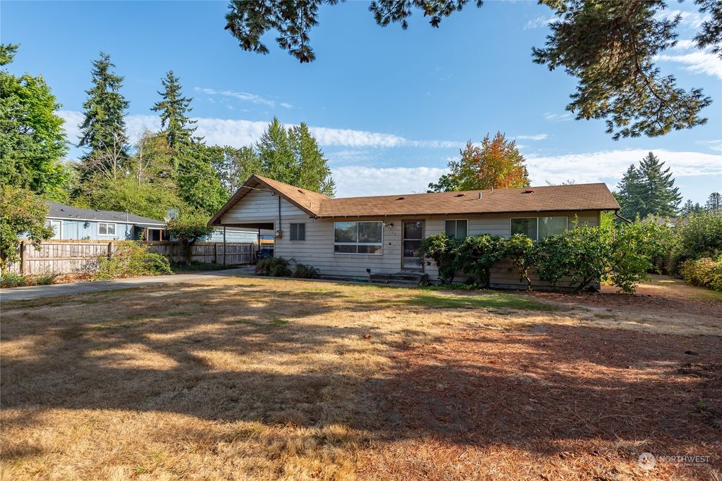 Photo of 1313 S 279th Street, Des Moines, WA 98198 (MLS # 2156386)