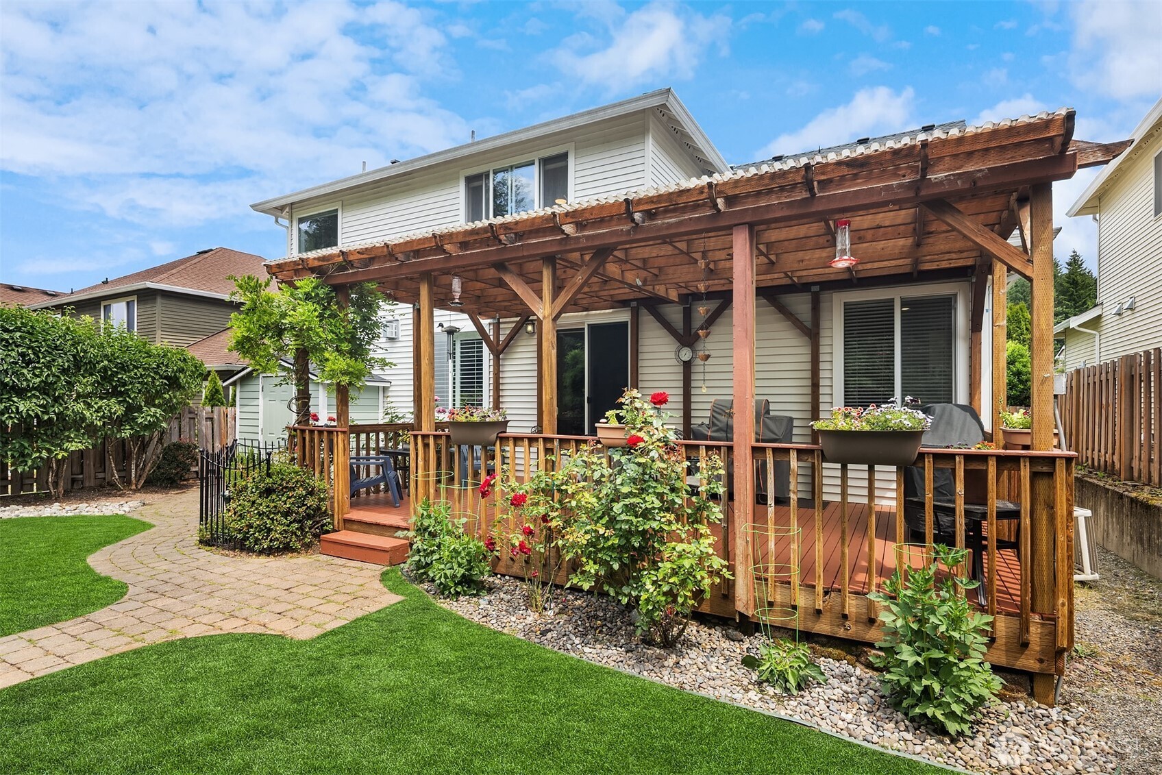 27989 Maple Ridge Way SE