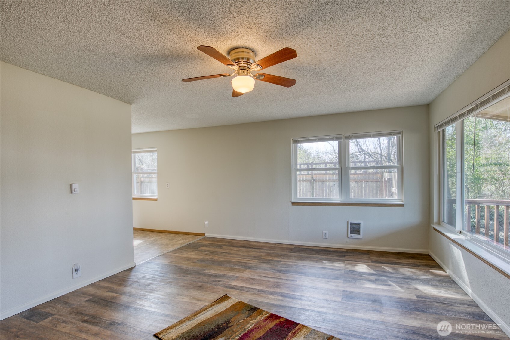 552 Puffin Avenue NE