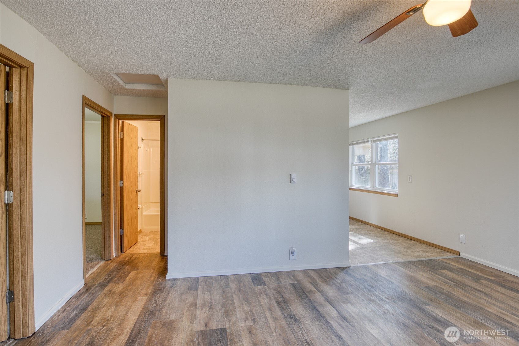 552 Puffin Avenue NE