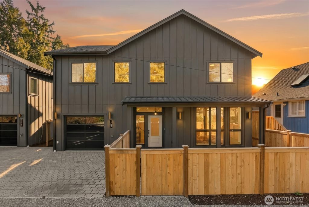 Photo of 1707 NE 117th Street, Seattle, WA 98125 (MLS # 2479374)