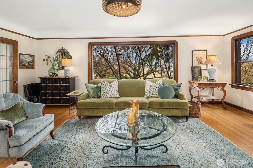 Photo of 3939 Meridian Avenue N, Seattle, WA 98103 (MLS # 2488205)