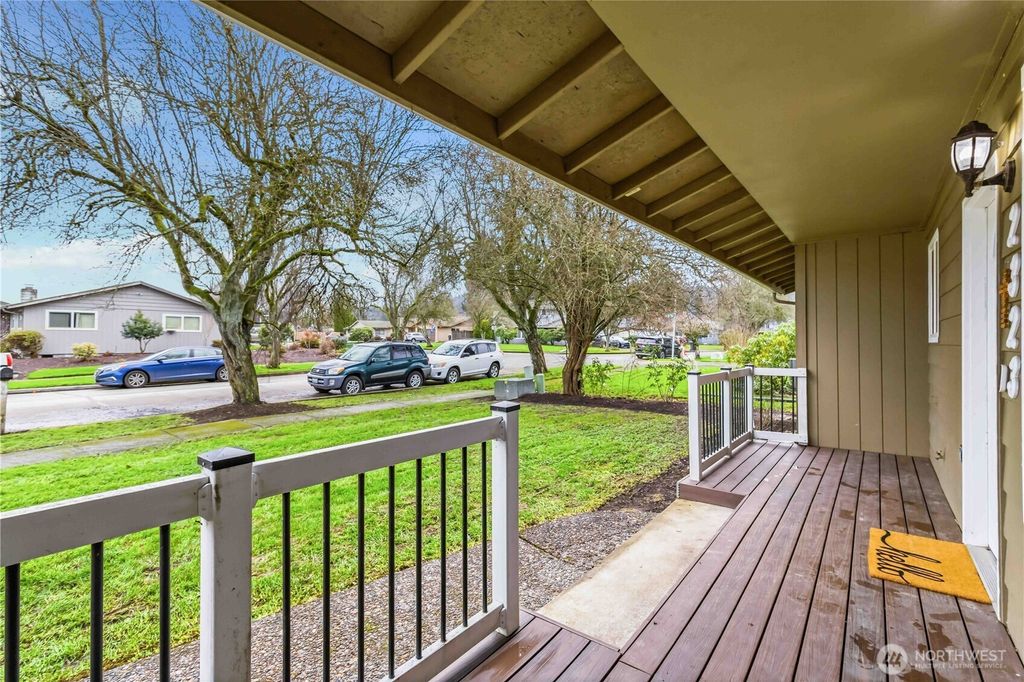 Photo of 2323 48th Avenue, Longview, WA 98632 (MLS # 2463808)