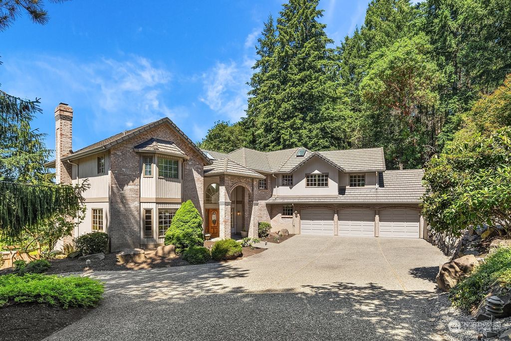 Photo of 4926 119th Place NE, Kirkland, WA 98033 (MLS # 2259418)