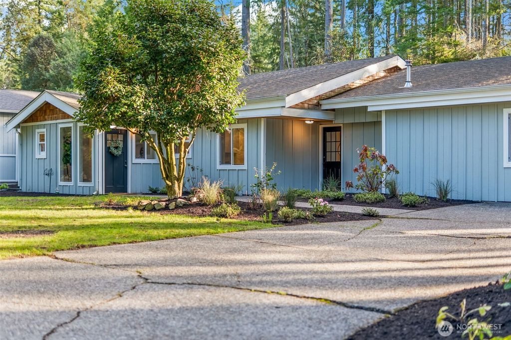 Photo of 7005 54th Avenue NW, Gig Harbor, WA 98335 (MLS # 2481402)