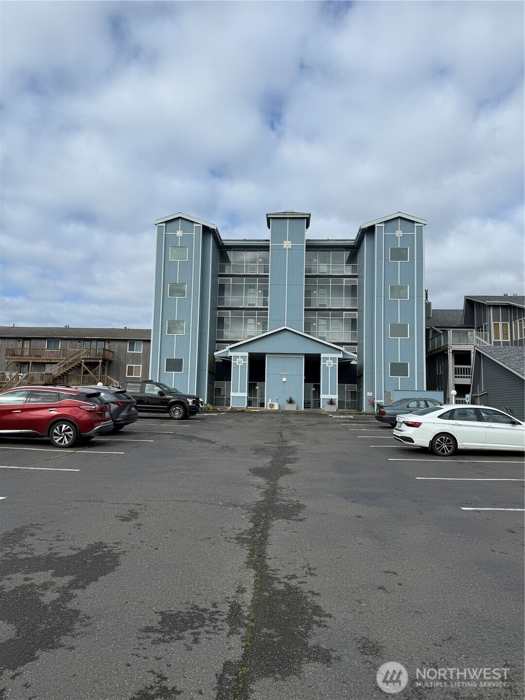 1307 Ocean Shores Blvd Boulevard SW N14