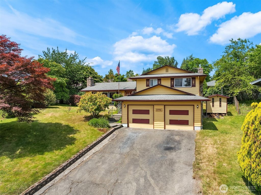 Photo of 10704 NE 200th Place, Bothell, WA 98011 (MLS # 2397733)