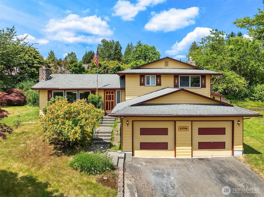 Photo of 10704 NE 200th Place, Bothell, WA 98011 (MLS # 2397733)