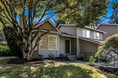 Photo of 14855 SE 10th Place, Bellevue, WA 98007 (MLS # 2580232)