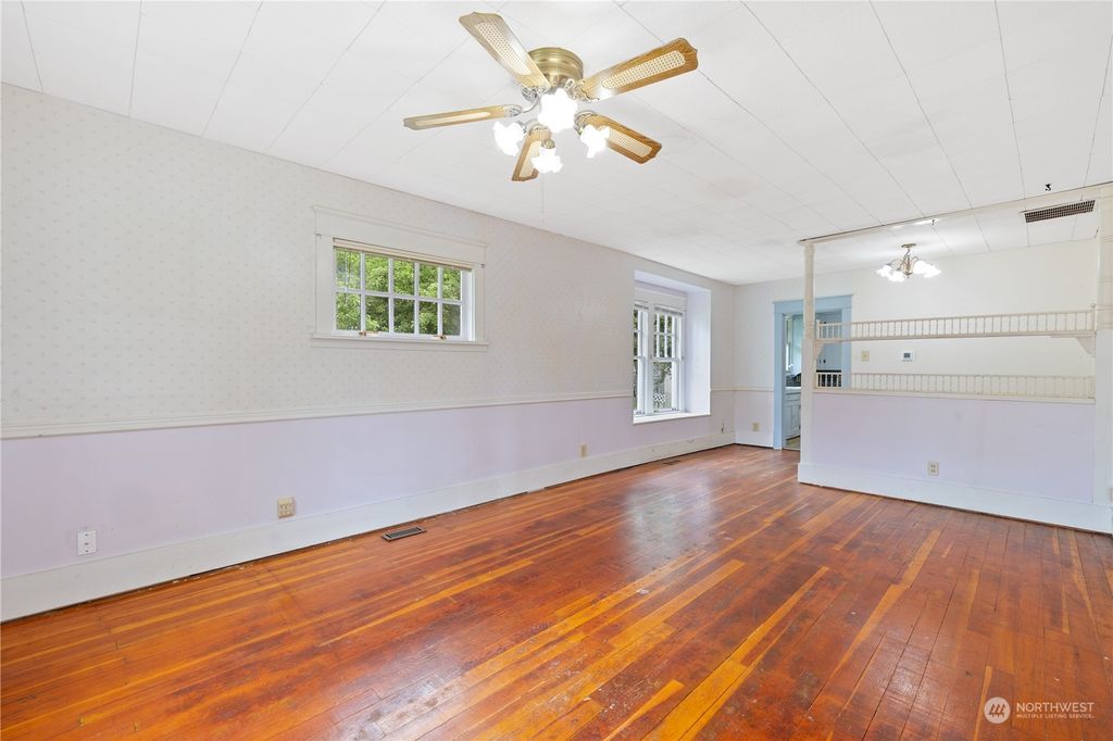 Photo of 422 S Sams Street, Monroe, WA 98272 (MLS # 2258165)