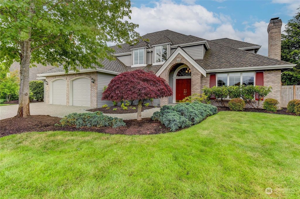 Photo of 1411 268th Way SE, Sammamish, WA 98075 (MLS # 2252352)