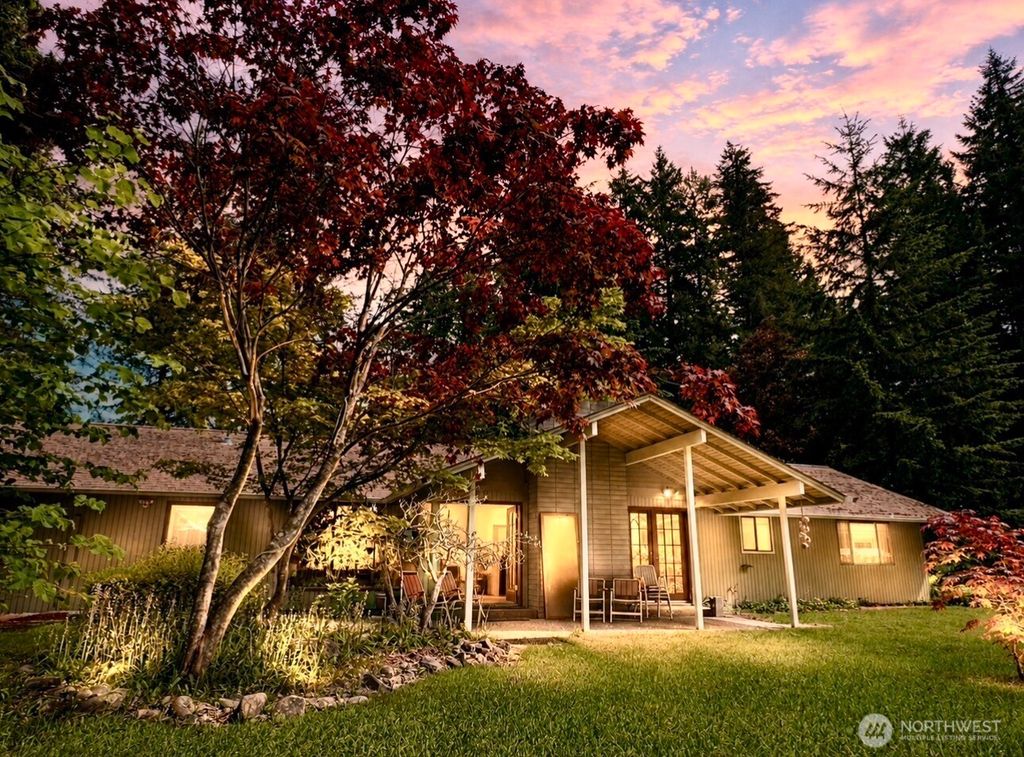 Photo of 2320 Lakemoor Drive SW, Olympia, WA 98512 (MLS # 2526292)