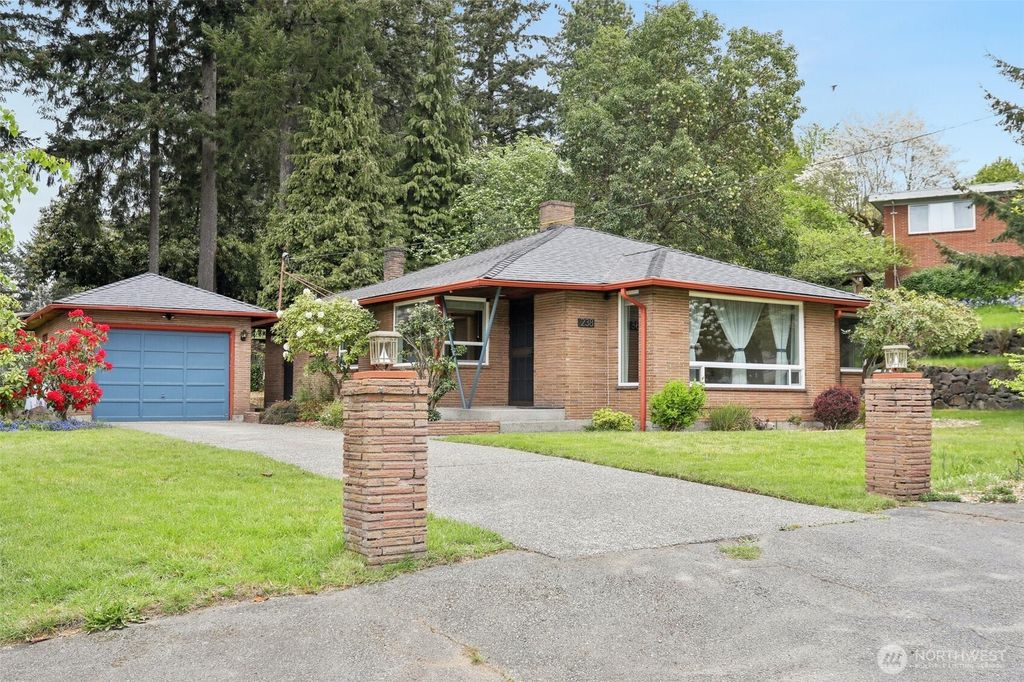 Photo of 238 S 197th Street, Des Moines, WA 98148 (MLS # 2366344)