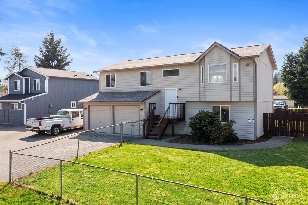 Photo of 102 4th Avenue SW, Pacific, WA 98047 (MLS # 2063683)