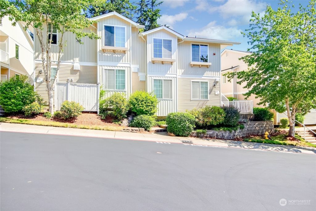 Photo of 2904 SE 8th Street #2129, Renton, WA 98058 (MLS # 2265213)
