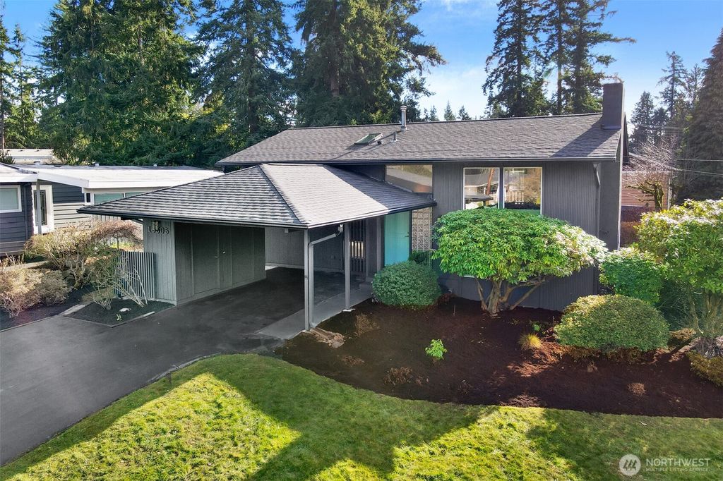 Photo of 16505 67th Avenue W, Lynnwood, WA 98037 (MLS # 2478802)