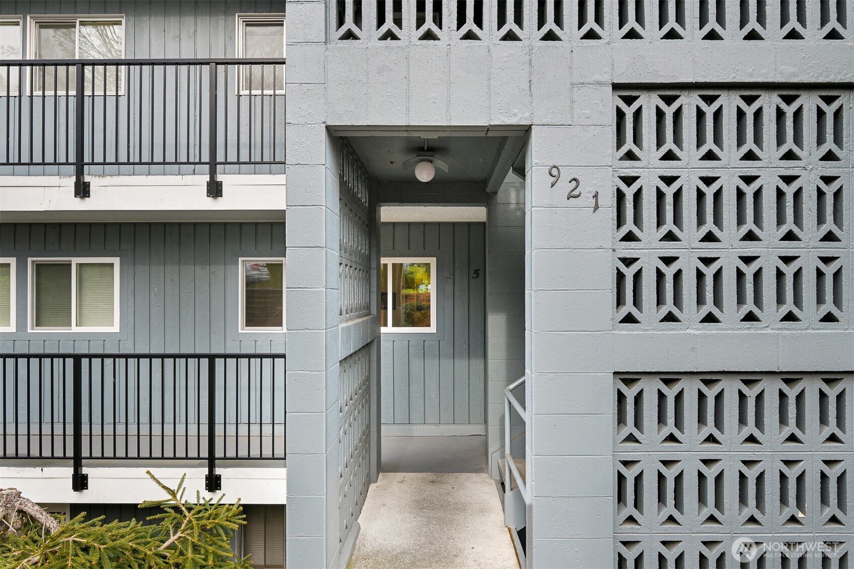 921 High Street 5