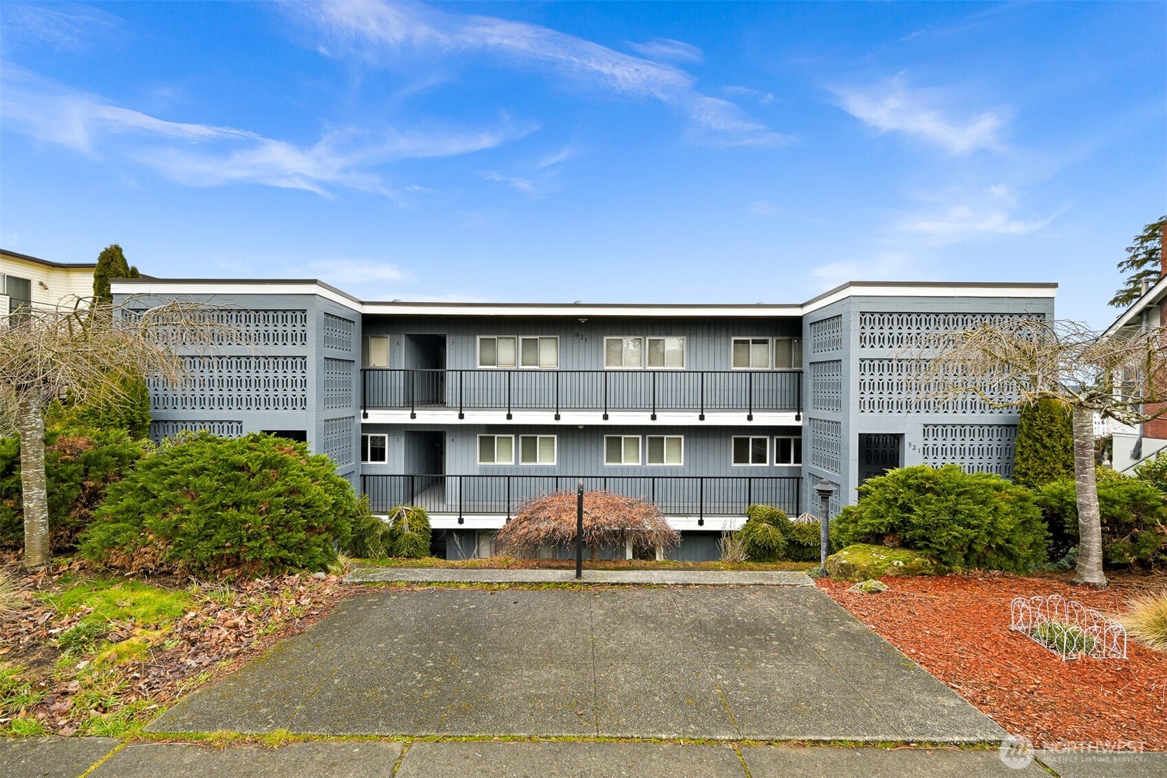 921 High Street 5