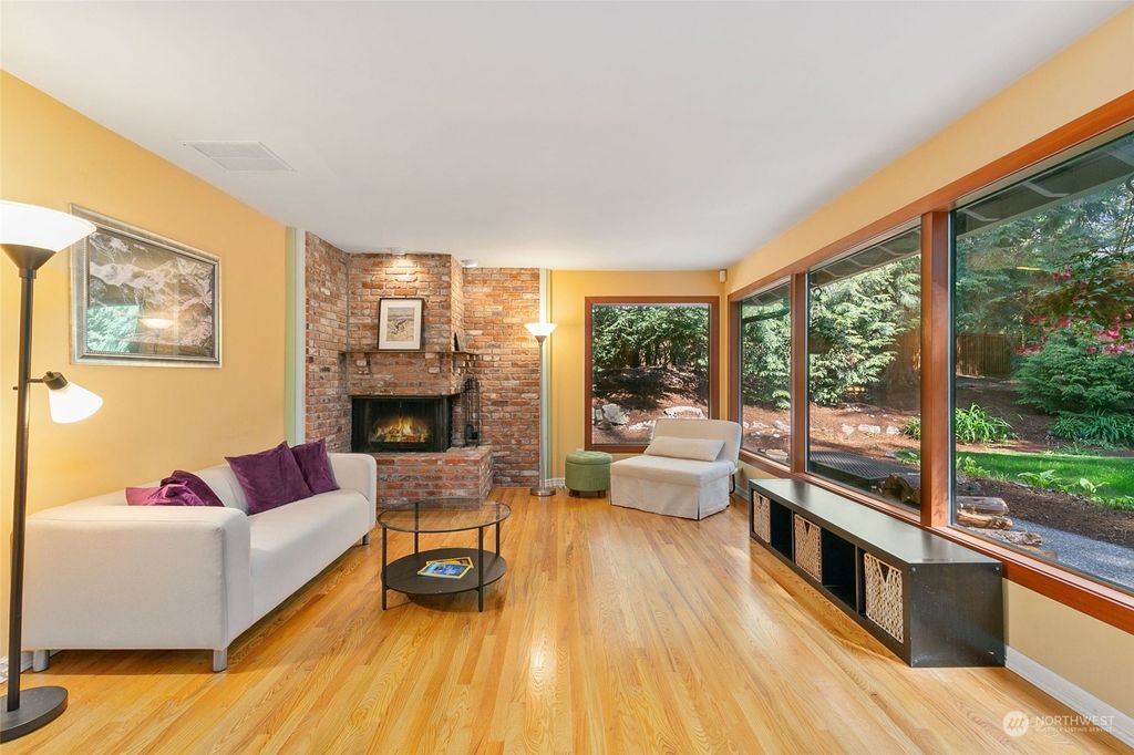 Photo of 3626 211th Place NE, Sammamish, WA 98074 (MLS # 2062922)