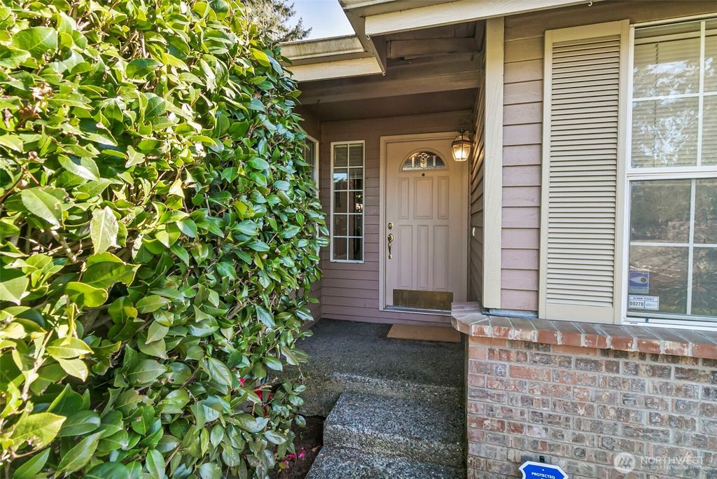 Photo of 1031 SW 350th Place, Federal Way, WA 98023 (MLS # 2505375)