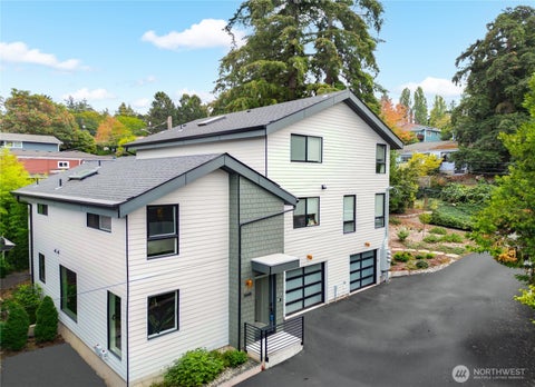 Photo of 514 NE 102nd Street #B, Seattle, WA 98125 (MLS # 2588653)