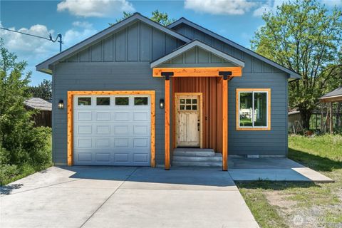 Photo of 124 Murphy St ST, Waitsburg, WA 99321 (MLS # 2521029)