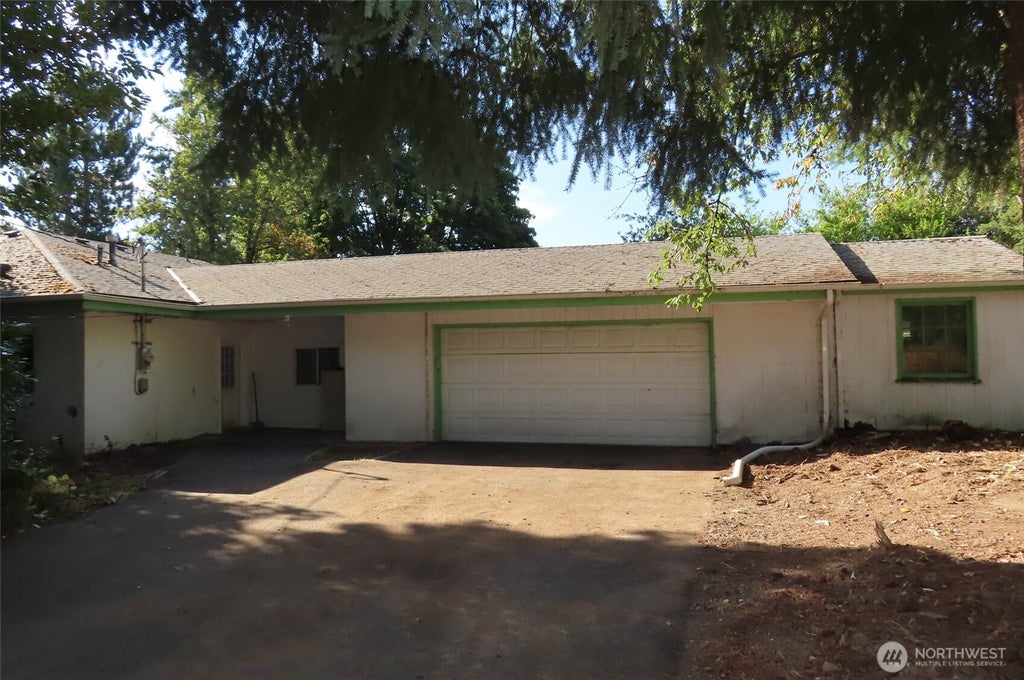 Photo of 42703 Auburn Enumclaw Road SE, Enumclaw, WA 98022 (MLS # 2574635)