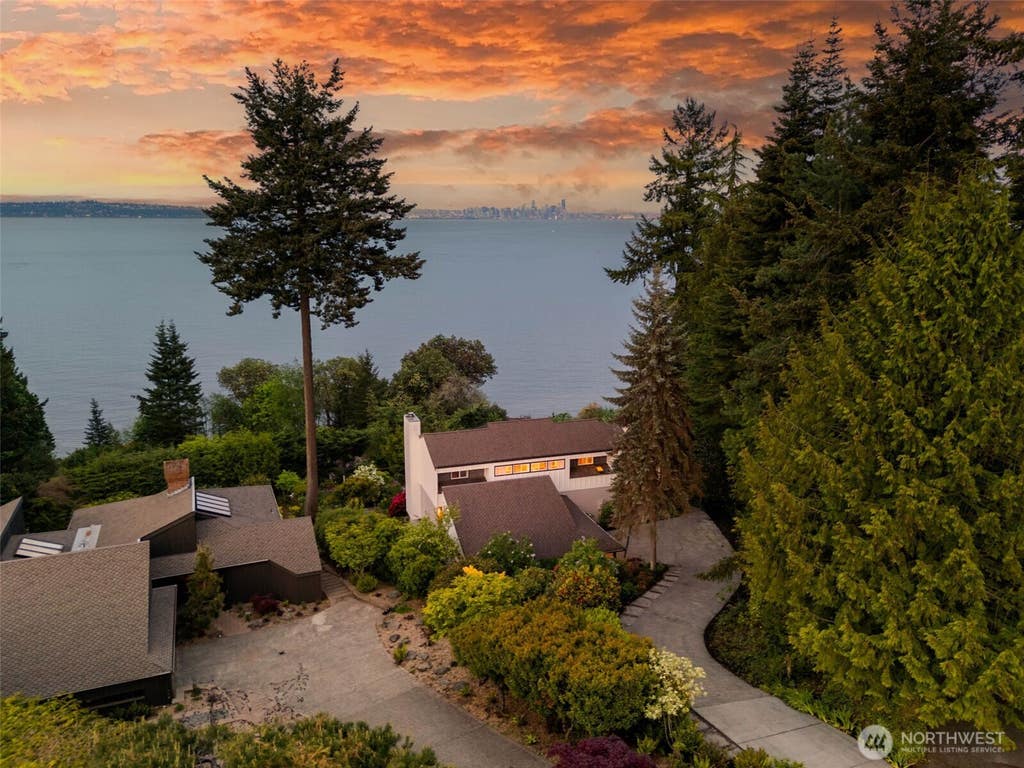 Photo of 10879 Bill Point Circle NE, Bainbridge Island, WA 98110 (MLS # 2541536)