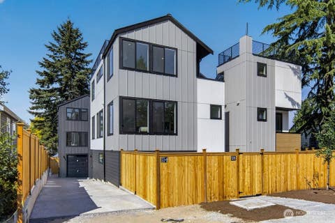 Photo of 1216 NE 100th Street, Seattle, WA 98125 (MLS # 2573703)