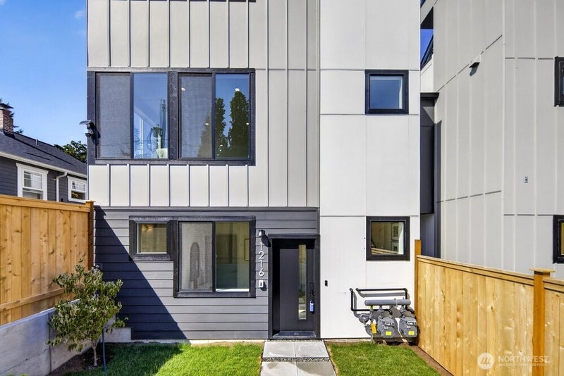 1216 NE 100th Street