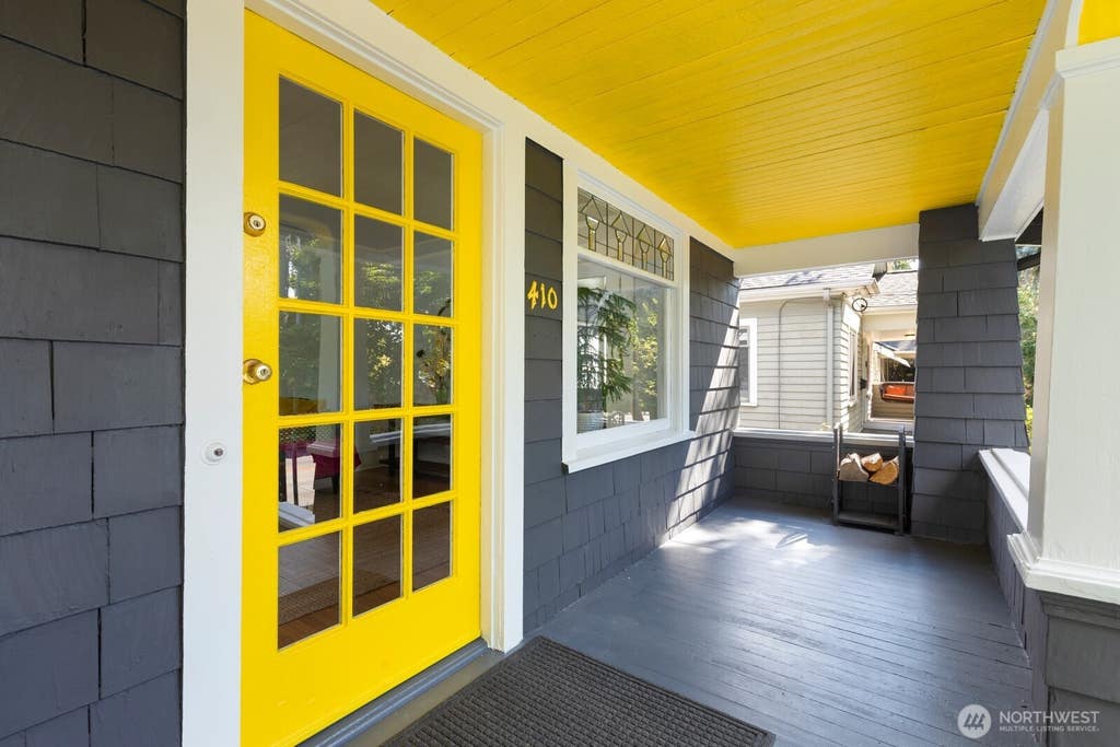 Photo of 410 N 46th Street, Seattle, WA 98103 (MLS # 2560393)