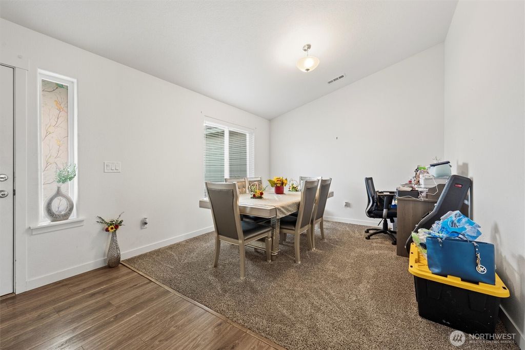 Photo of 3304 W Crabapple Court, Moses Lake, WA 98837 (MLS # 2460481)