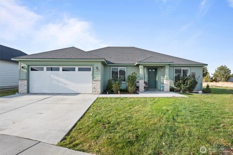 Photo of 3304 W Crabapple Court, Moses Lake, WA 98837 (MLS # 2460481)