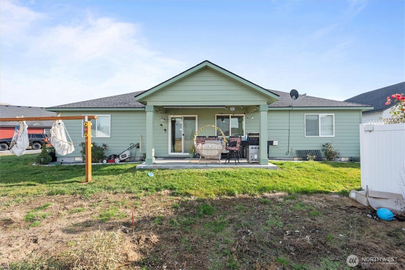 3304 W Crabapple Court