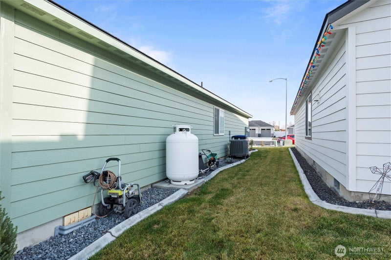 3304 W Crabapple Court