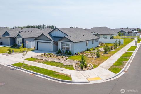 Photo of 4735 W Cottontail Street, Moses Lake, WA 98837 (MLS # 2410776)