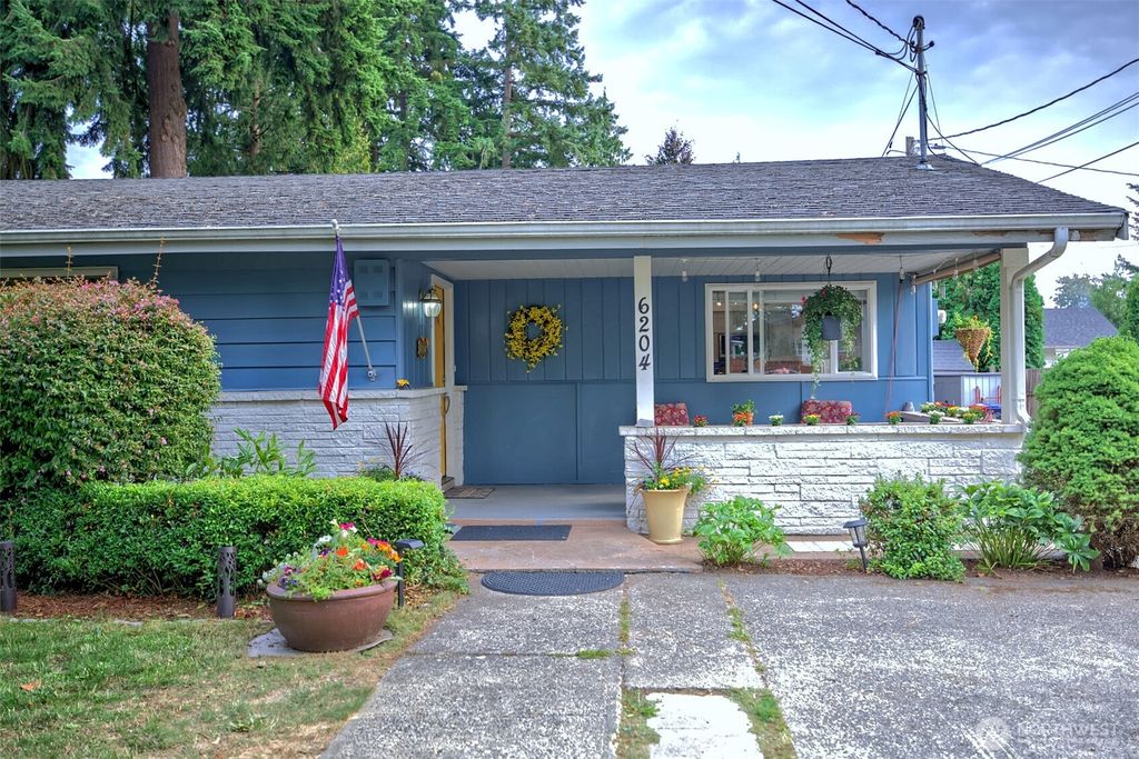 Photo of 6204 204th Street SW, Lynnwood, WA 98036 (MLS # 2416359)