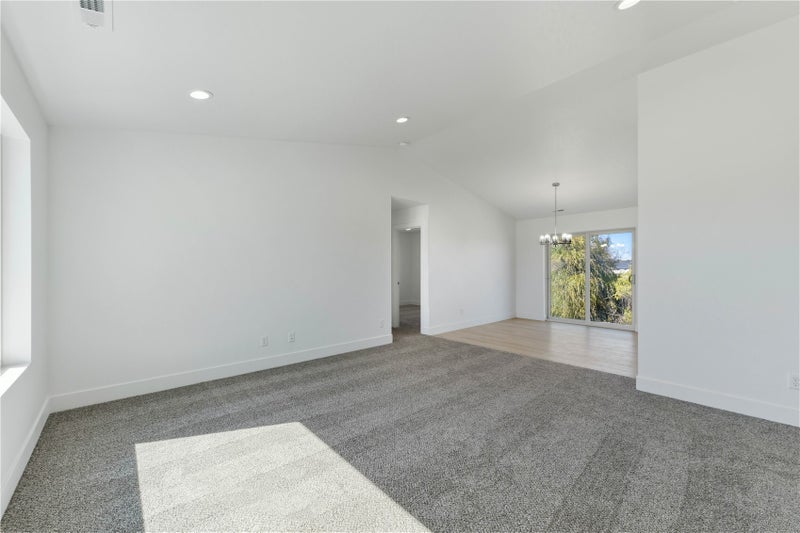 330 N Sandy Loop
