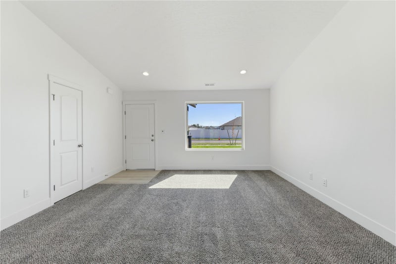 330 N Sandy Loop