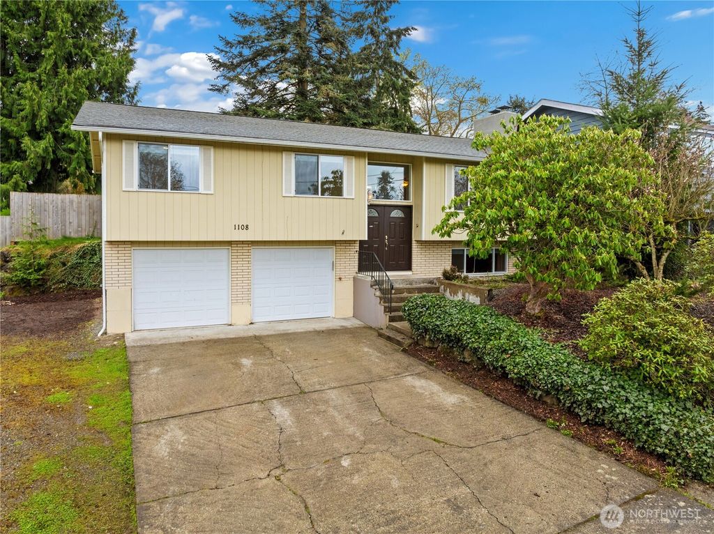 Photo of 1108 E Maclyn Street, Kent, WA 98030 (MLS # 2353760)