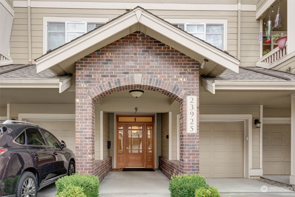 Photo of 23925 NE 115th Lane #203, Redmond, WA 98053 (MLS # 2139630)