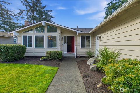 Photo of 32417 29th Avenue SW, Federal Way, WA 98023 (MLS # 2468201)