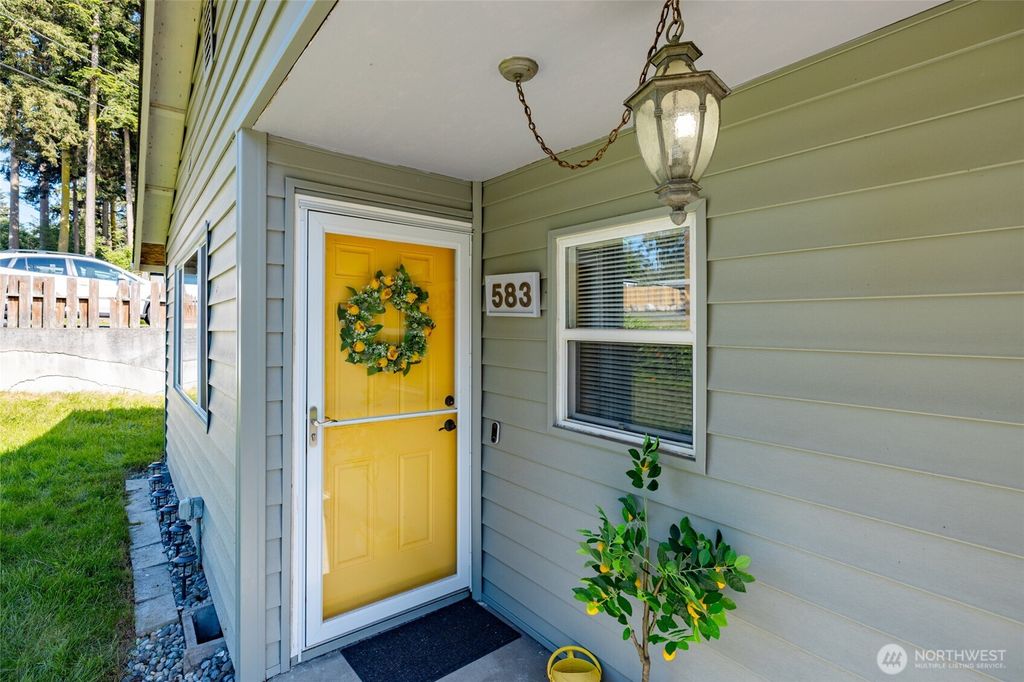 Photo of 583 Salal Street, Oak Harbor, WA 98277 (MLS # 2525949)