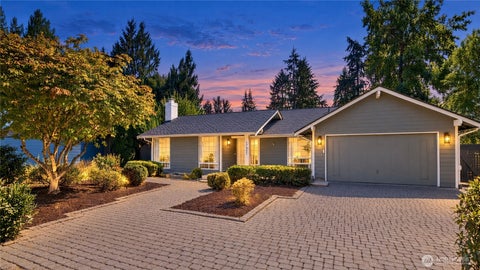 Photo of 17921 NE 27th Street, Redmond, WA 98052 (MLS # 2571275)