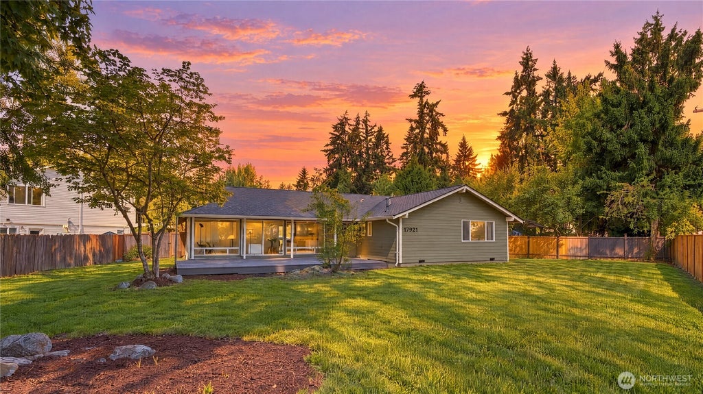 Photo of 17921 NE 27th Street, Redmond, WA 98052 (MLS # 2571275)