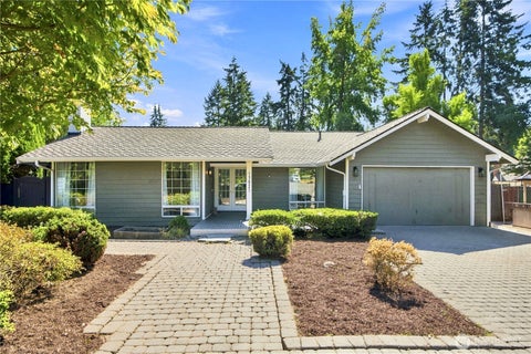 Photo of 17921 NE 27th Street, Redmond, WA 98052 (MLS # 2571275)
