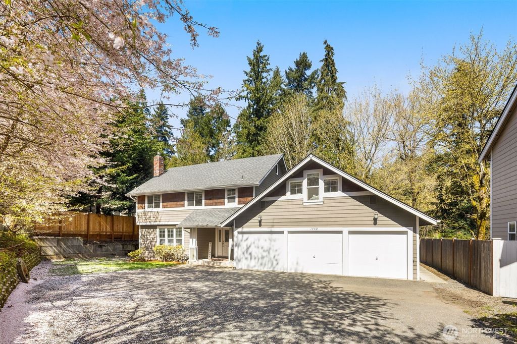 Photo of 1759 Newport Avenue NE, Renton, WA 98056 (MLS # 2502799)