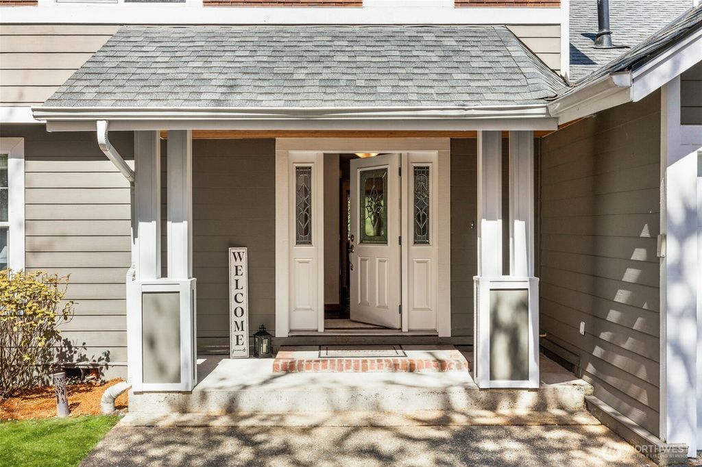 Photo of 1759 Newport Avenue NE, Renton, WA 98056 (MLS # 2502799)