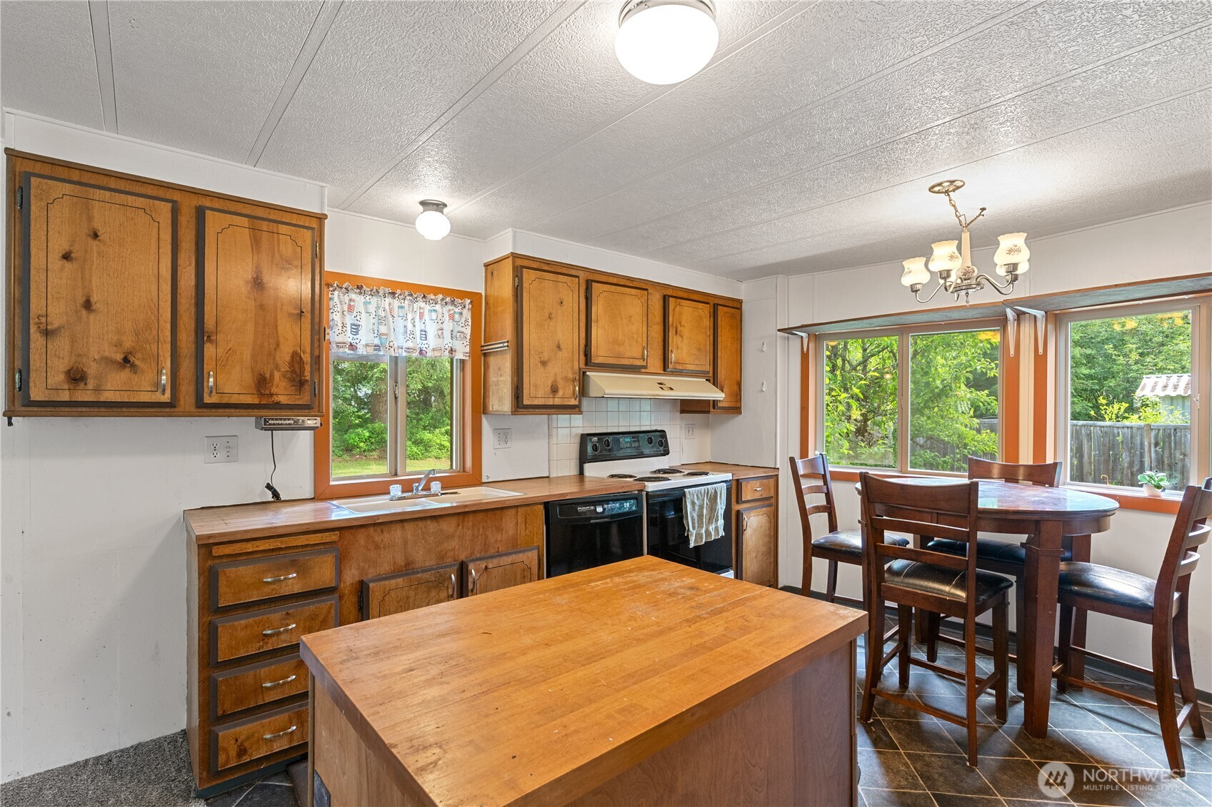7 N Rosemary Lane